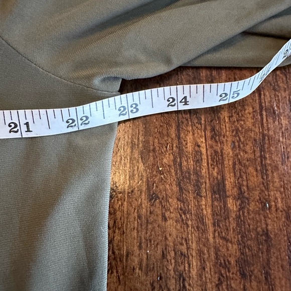 Two by Vince Camuto | V-neck Long Sleeve Blouse, Olympia Greey - Picture 9 of 10